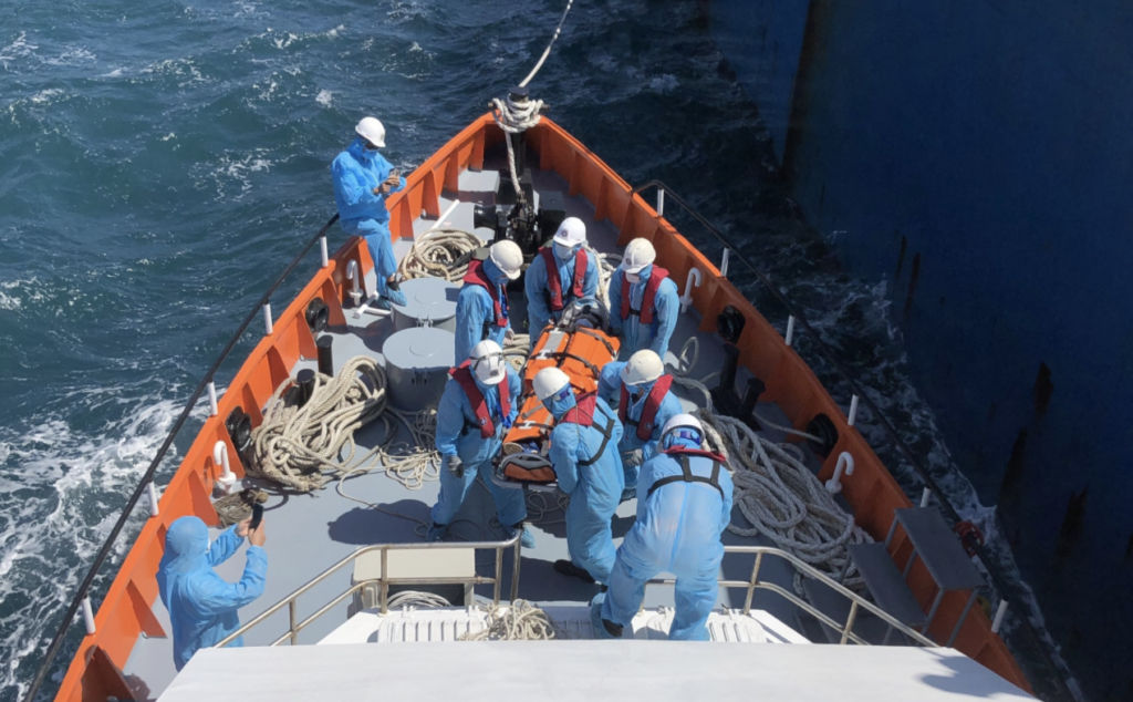 Sử dụng thuyền viên ngoại trái phép bị phạt đến 35 triệu đồng